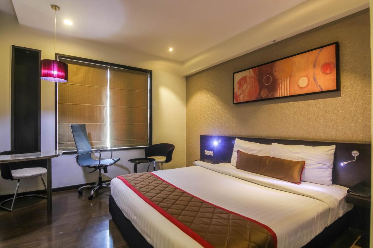 Hotel Lxia Hinjewadi - Indian Nationals Only Pimpri-Chinchwad Exterior foto